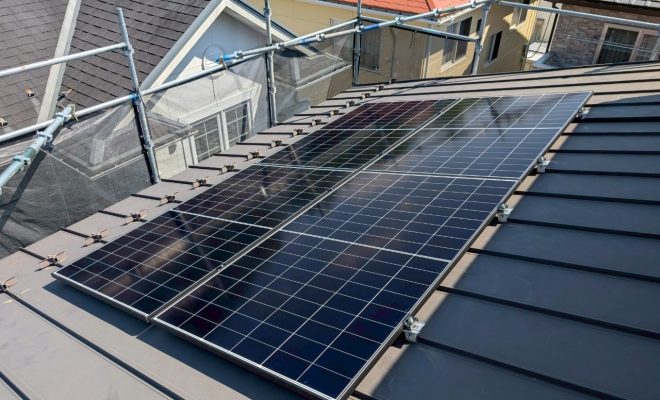 福知山市 \太陽の力で、かしこく節約🌞/屋根の上に太陽光パネルを設置!