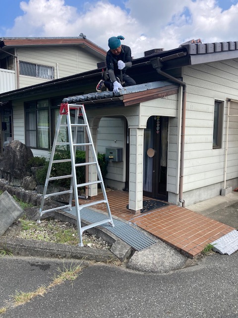 屋根塗装をご希望でしたが葺き替えを提案・平板瓦(朝来市・I様) (4)