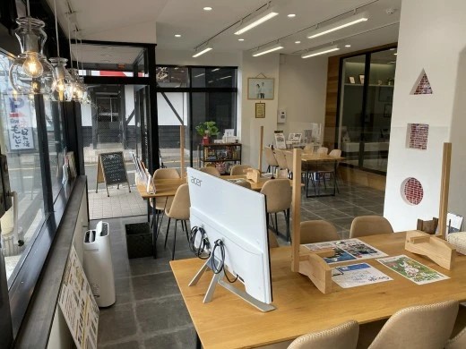 シンボルマークの▲■●マークがアクセント♪