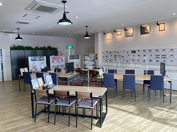 広々とした商談スペースです。<br />
<br />
