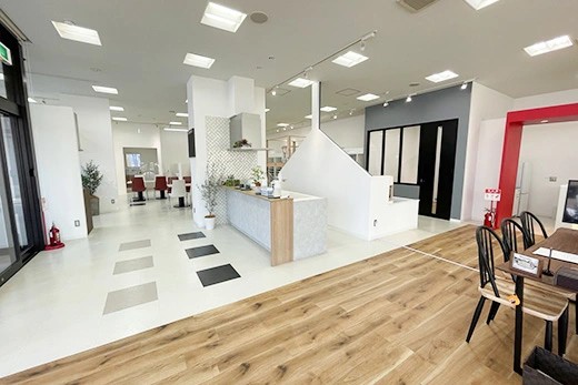 明るくてゆったりとした商談スペースです。